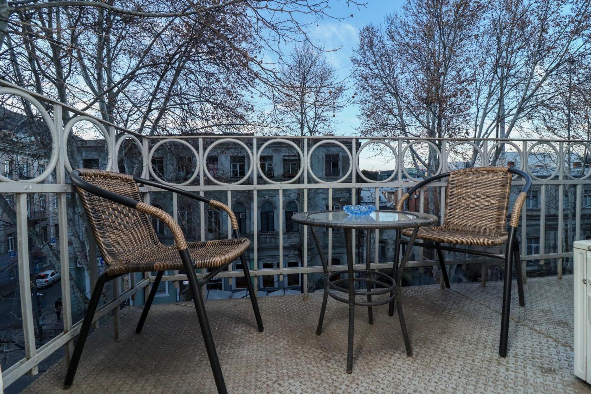 Leon Rooms Tbilisi Exterior photo