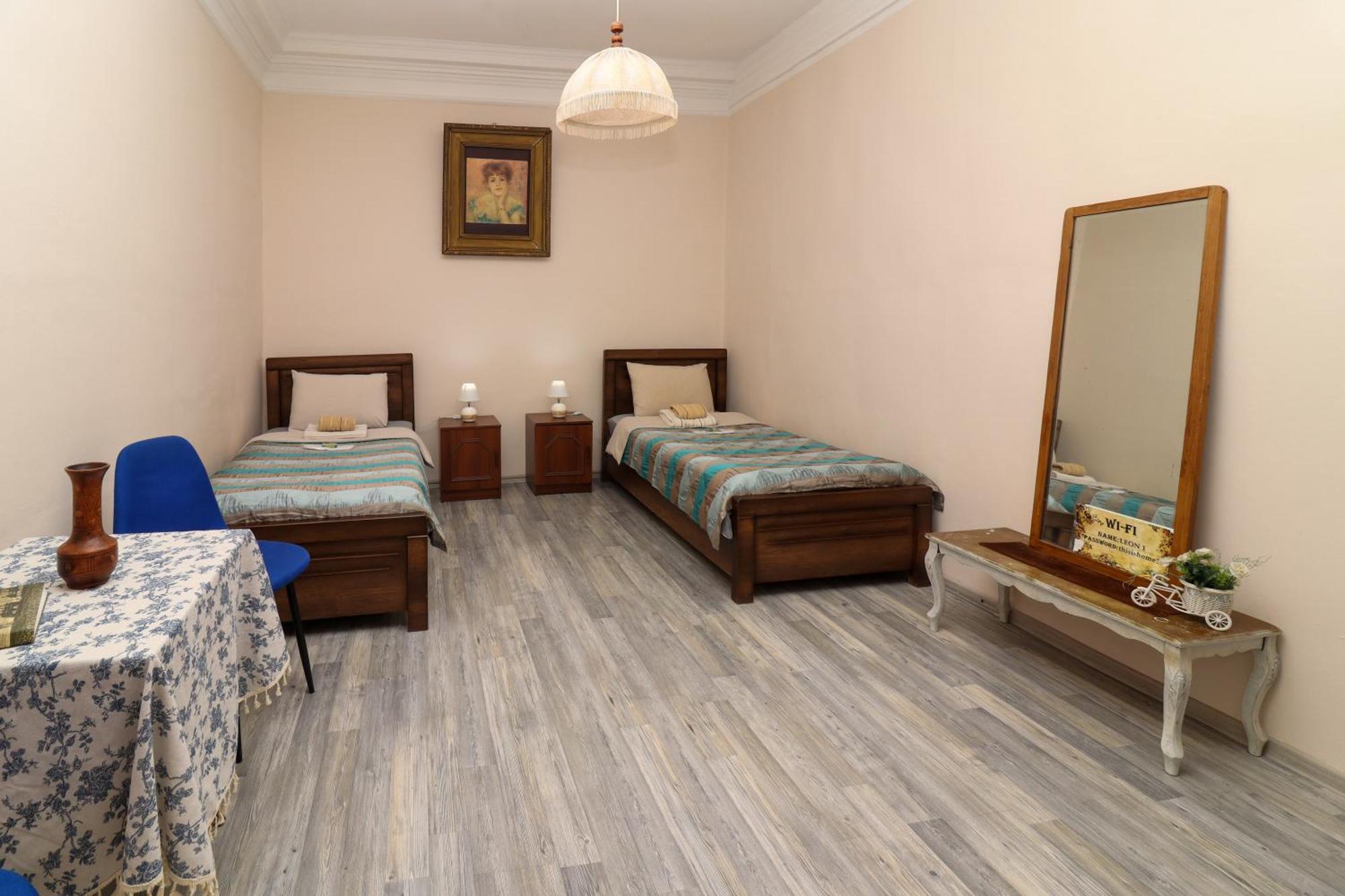 Leon Rooms Tbilisi Exterior photo